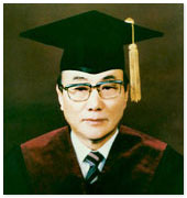 7대총장 김기택 사진